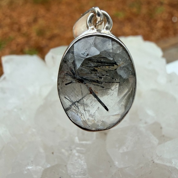 ✨ Faceted Tourmaline Quartz Pendant | High-Grade Terminated Quartz | Sri Lanka ✨ - Picture 5 of 6